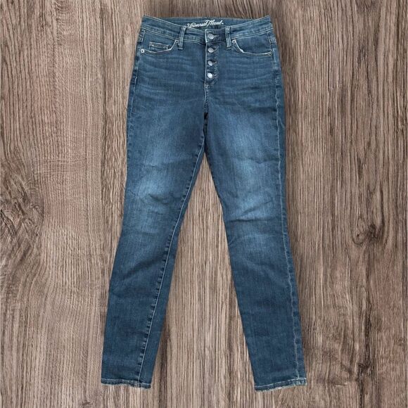 Universal Thread Drake Relast Women’s Blue Jeans - Picture 1 of 9